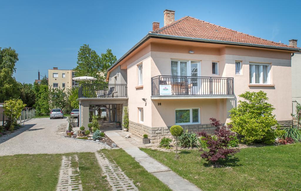 Forestine Guesthouse Heviz Bagian luar foto