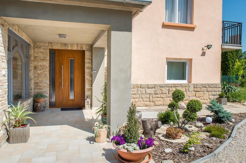 Forestine Guesthouse Heviz Bagian luar foto